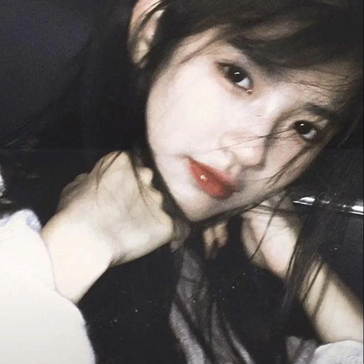 加油站的女孩